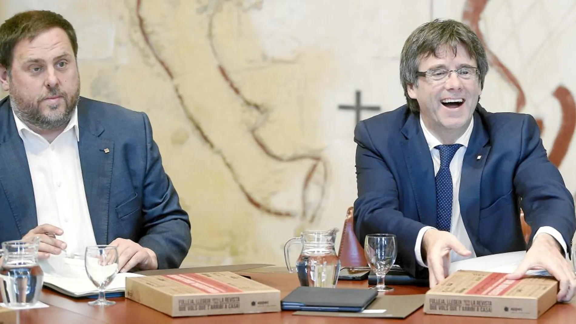 Junqueras y Puigdemont, ayer, durante la reunión semanal del gobierno catalán