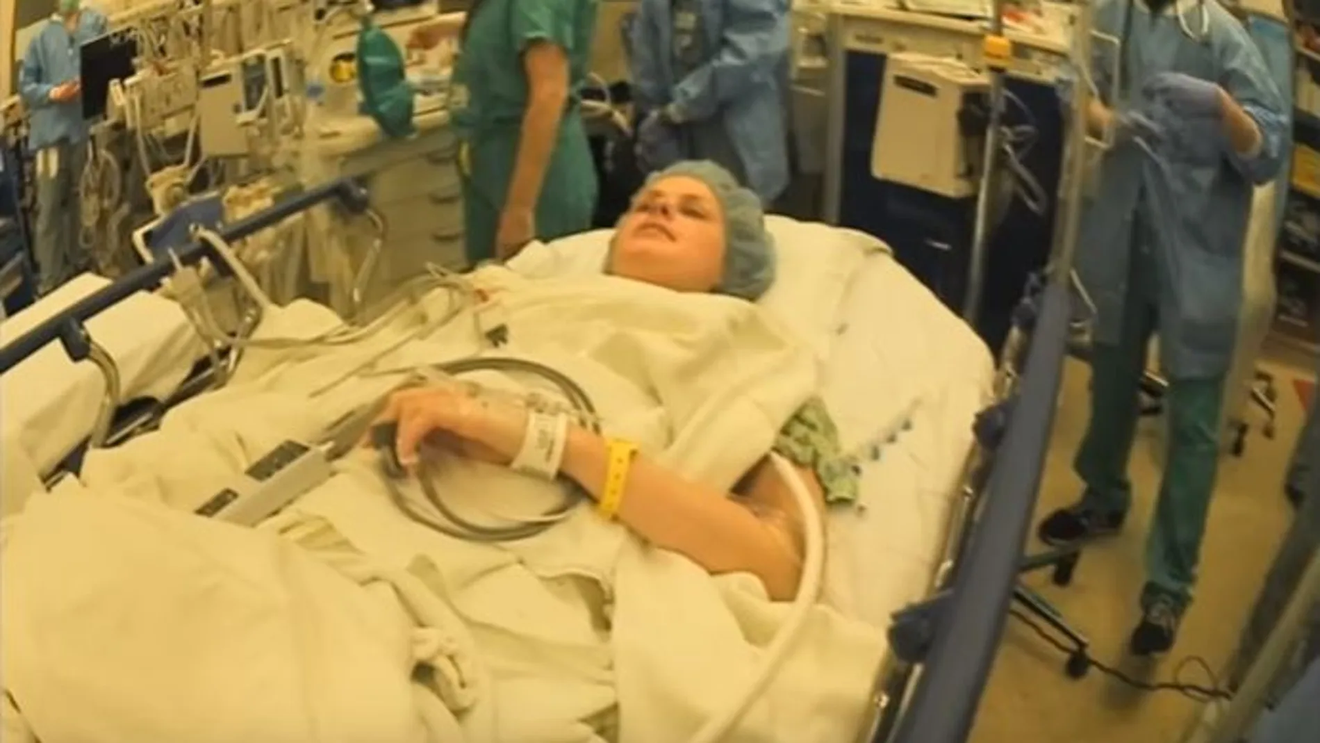 Captura del vídeo grabado durante la operación de Courtney Elizabeth Warner