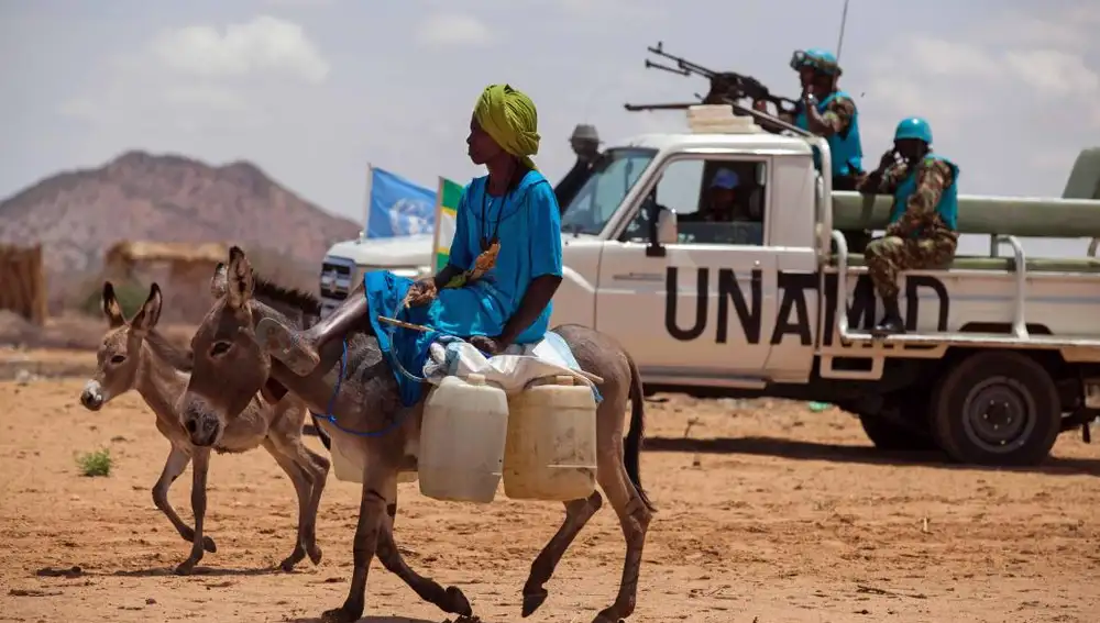Una unidad de «cascos azules» de UNAMID desplegados en Darfur.