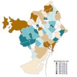 radiografía de barcelona. En la imagen puede apreciarse la esperanza de vida de los barceloneses en función del barrio en el que viven, siendo el marrón y el verde los dos extremos. Del informe se desprende que 18 de los 73 barrios presentan graves desigualdades hasta el punto de tner una diferencia de once años en la esperanza de vida.