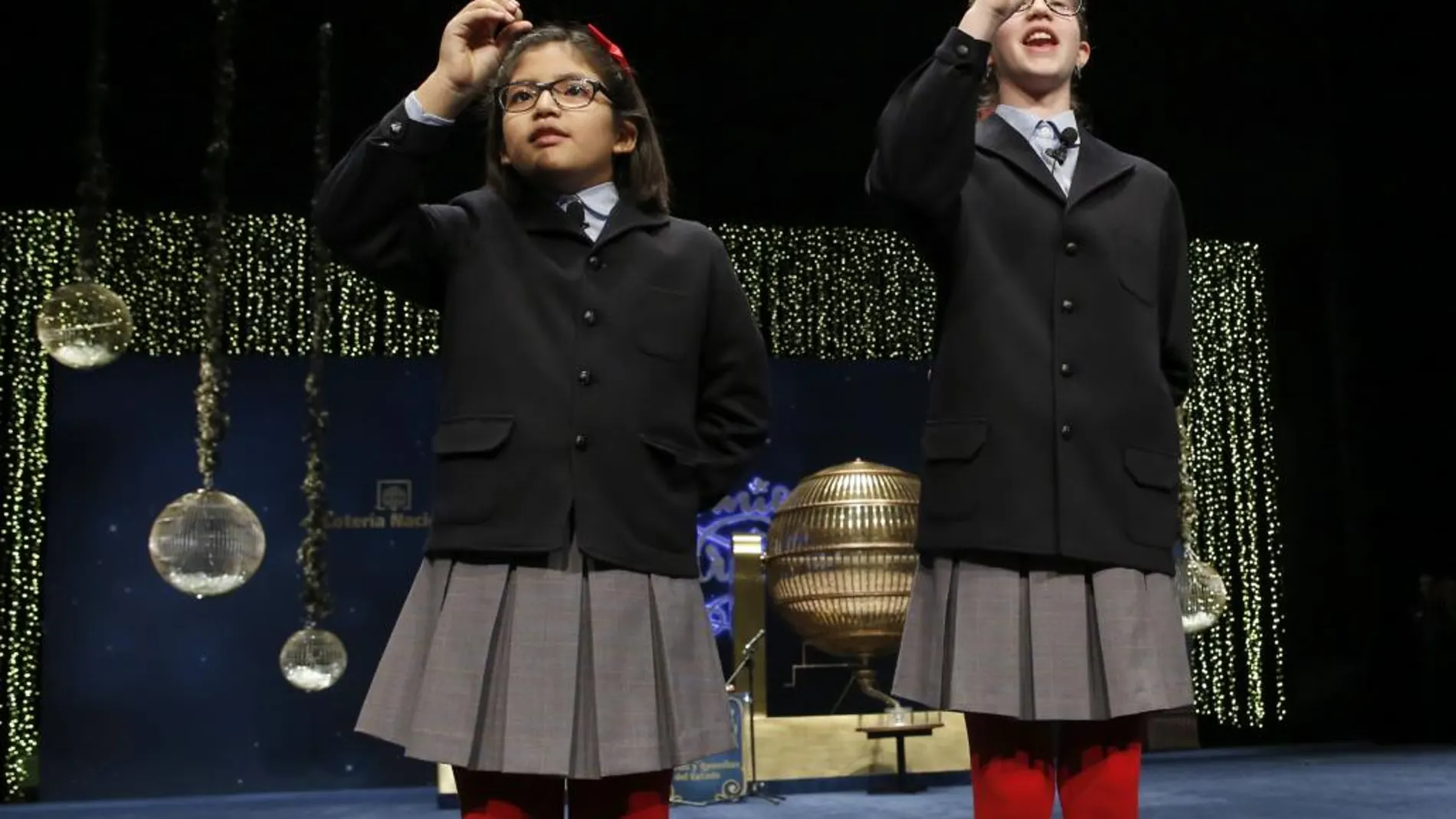 Las niñas del Gordo, con la intuición de que iban a cantarlo
