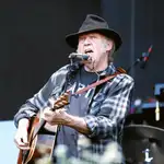El canadiense Neil Young llevaba ocho años sin tocar en Madrid y fue la gran estrella del festival