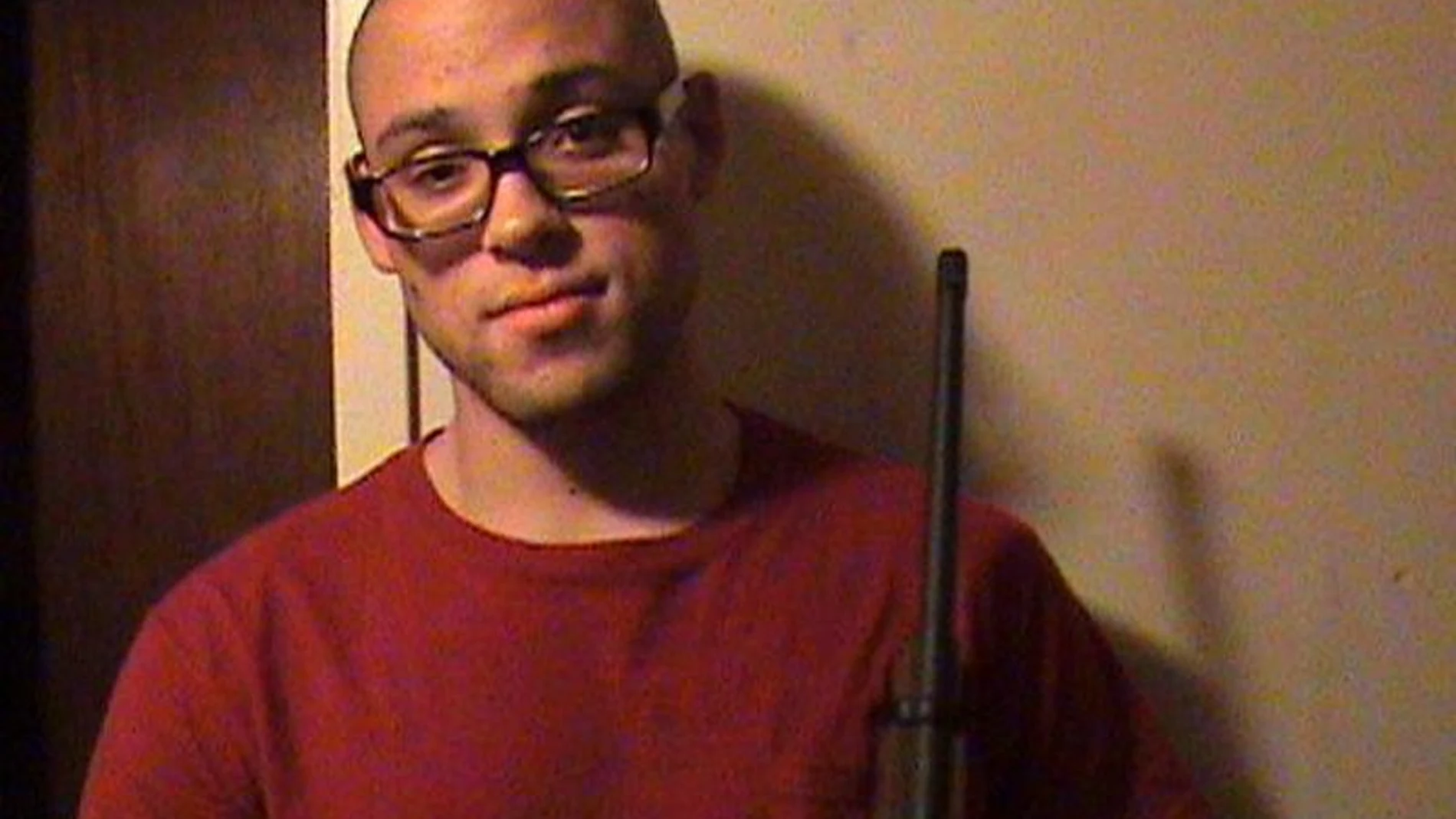 Chris Harper Mercer con un rifle en una imagen de archivo.