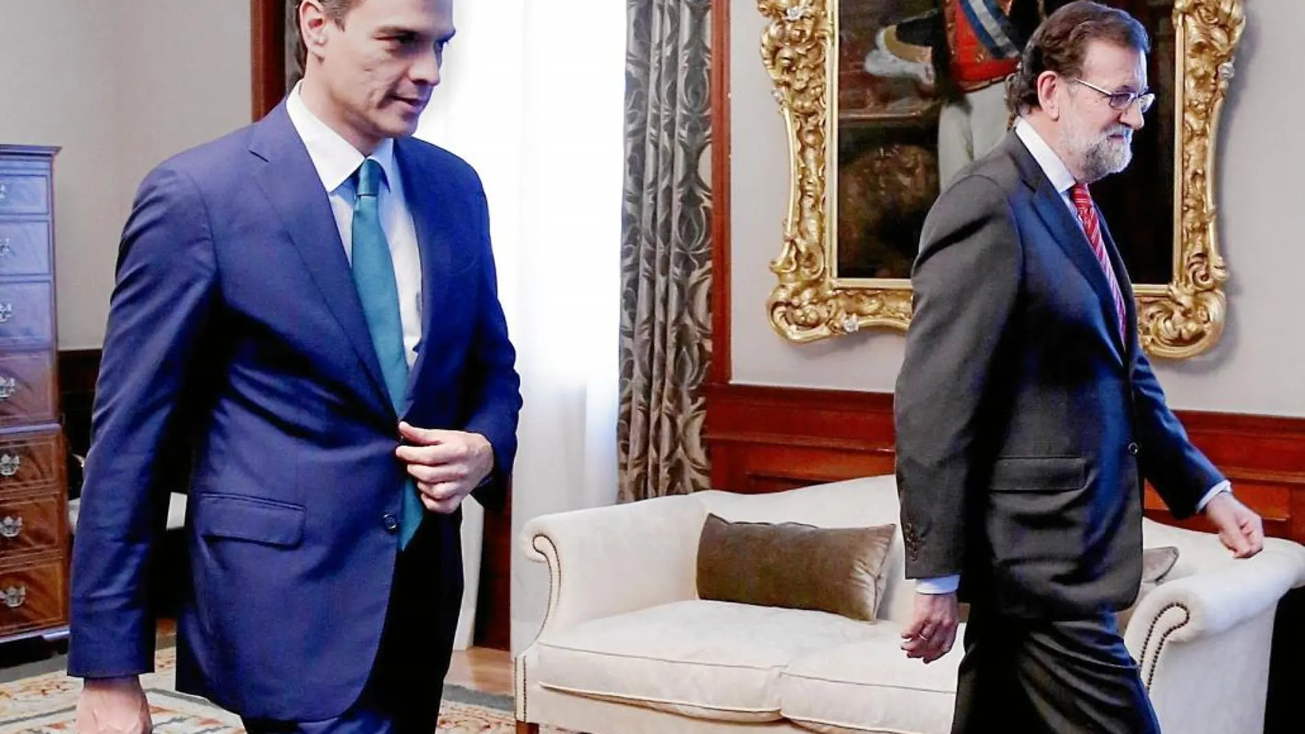 Mariano Rajoy y Pedro Sánchez, durante la ronda de contactos del líder del PSOE en febrero