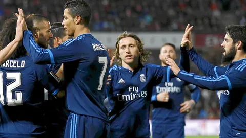 Modric hizo caso a Zidane, que le ha pedido que tire más a puerta, y marcó un golazo poco después de forzar un paradón de Andrés Fernández