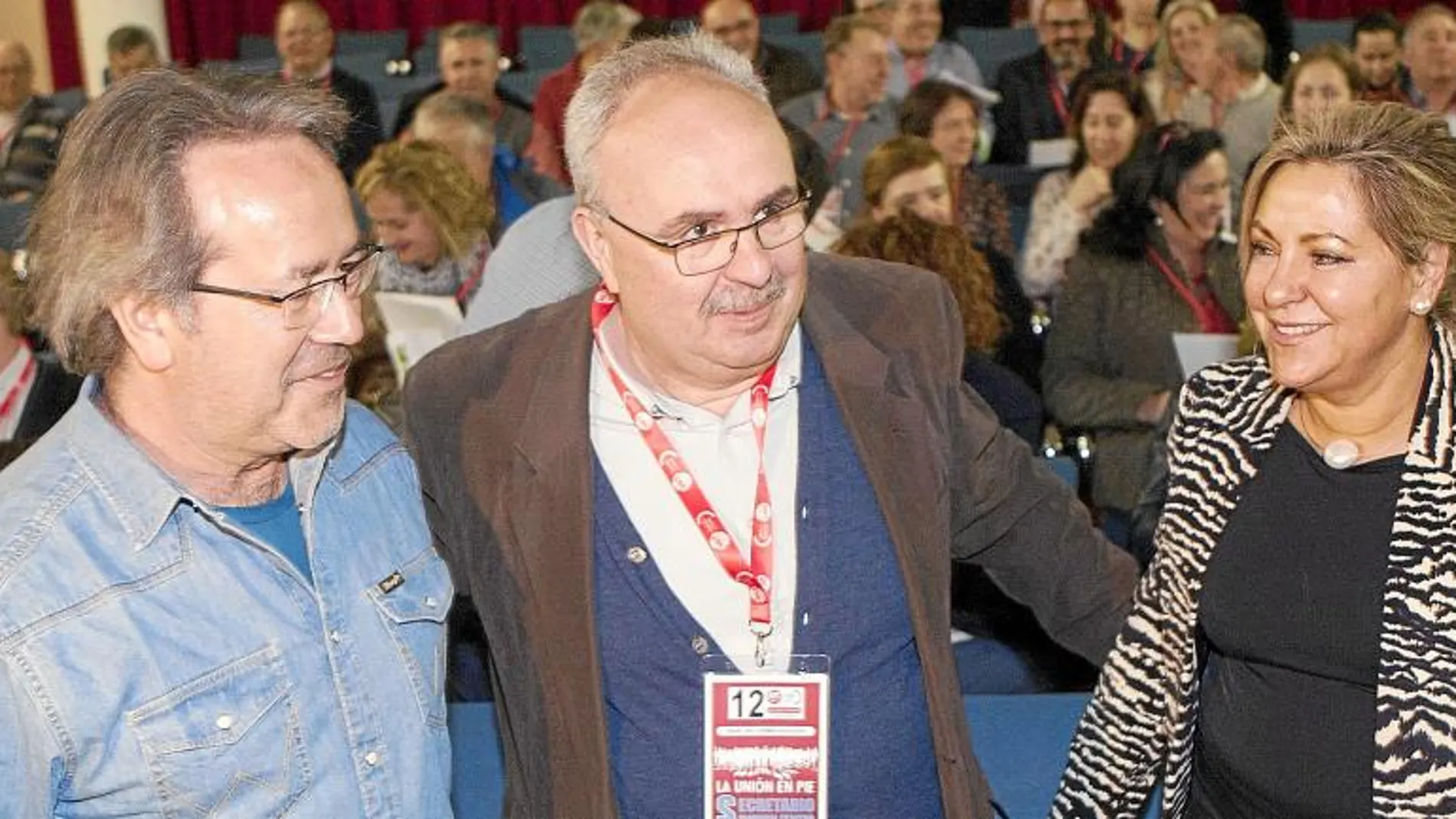 La vicepresidenta Rosa Valdeón, el secretario provincial de UGT, Angel del Carmen, y el alcalde de Zamora, Francisco Guarido, en la apertura del XII Congreso del sindicato