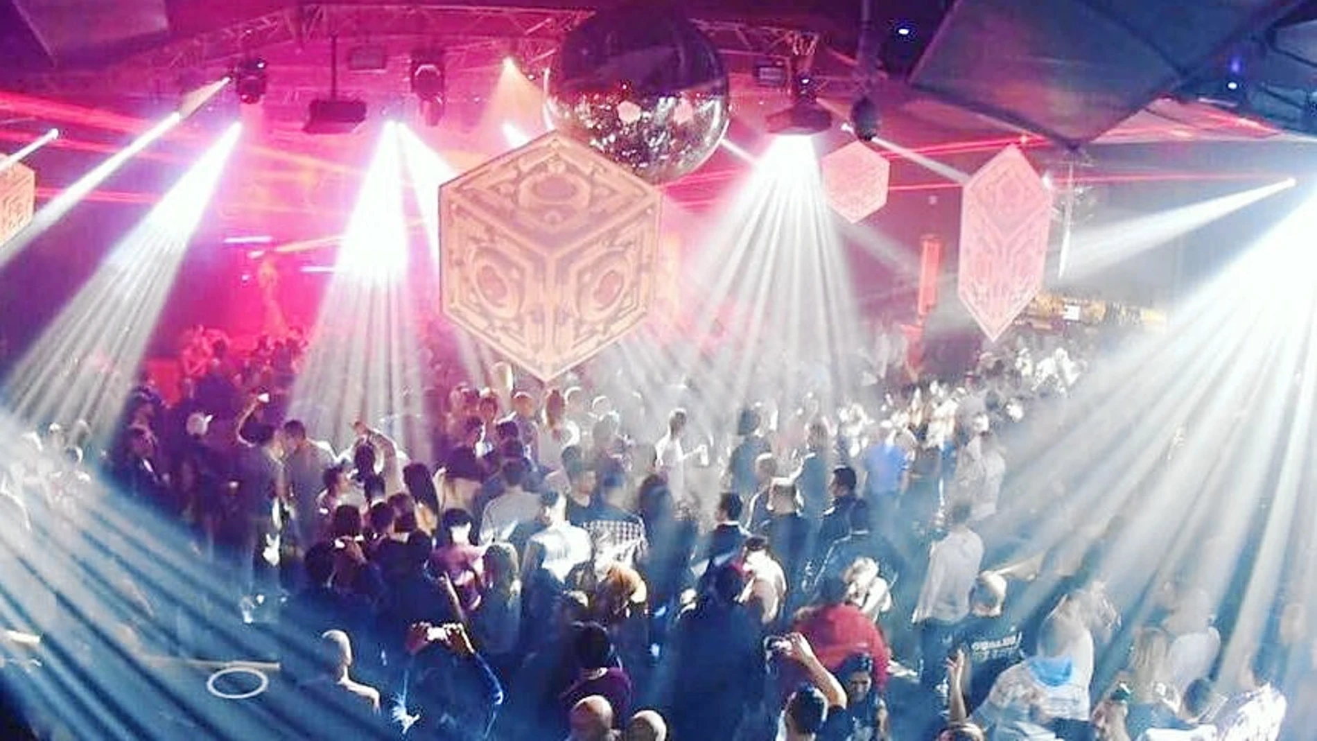 Imagen de la fiesta para recibir el 2017 que se celebró el pasado 1 de enero en la sala LAB Espectáculos