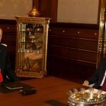 El presidente Tayyip Erdogan con el primer ministro, Ahmet Davutoglu