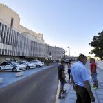 El hospital de Valme de Sevilla contratará tan sólo a dos médicos en las urgencias para tres meses