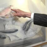 El galerista Claude Bernard no duda al ver las «raíces españolas» en la pintura de la artista