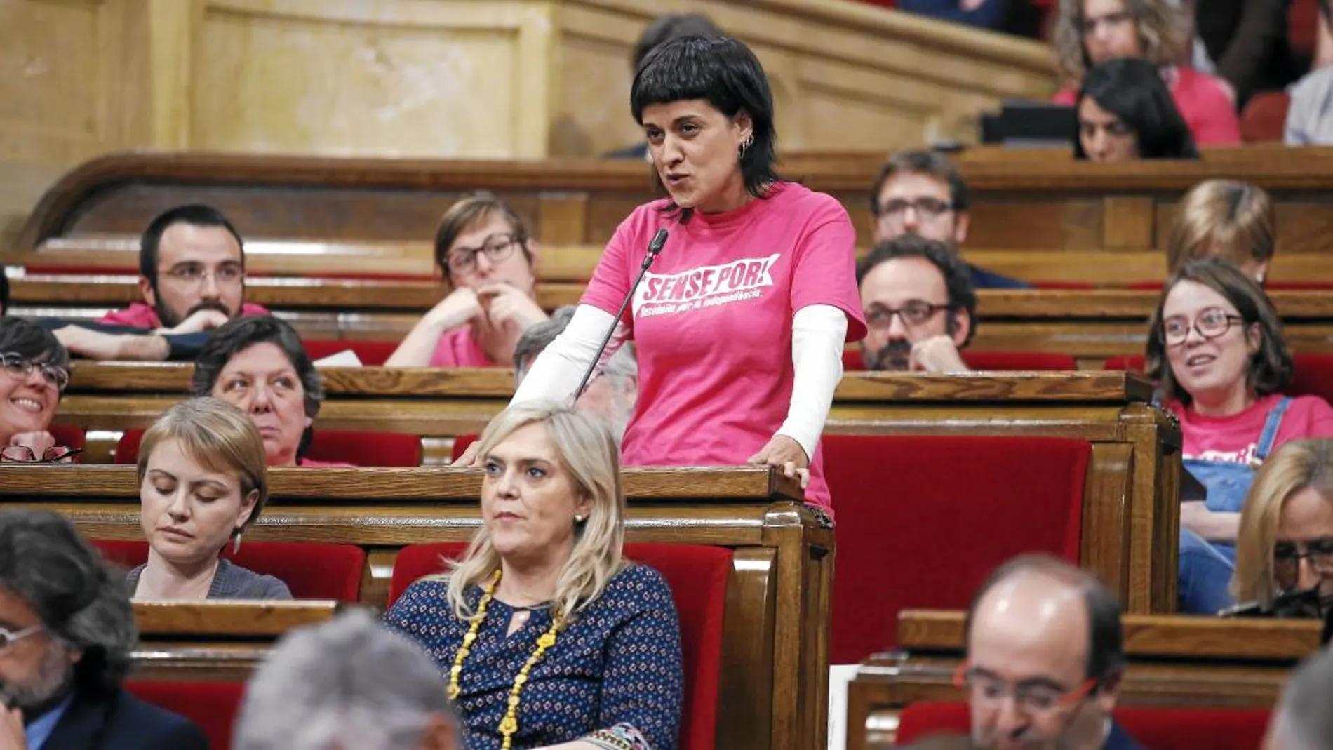 La diputada de la CUP Anna Gabriel, ayer, durante el pleno en el Parlament