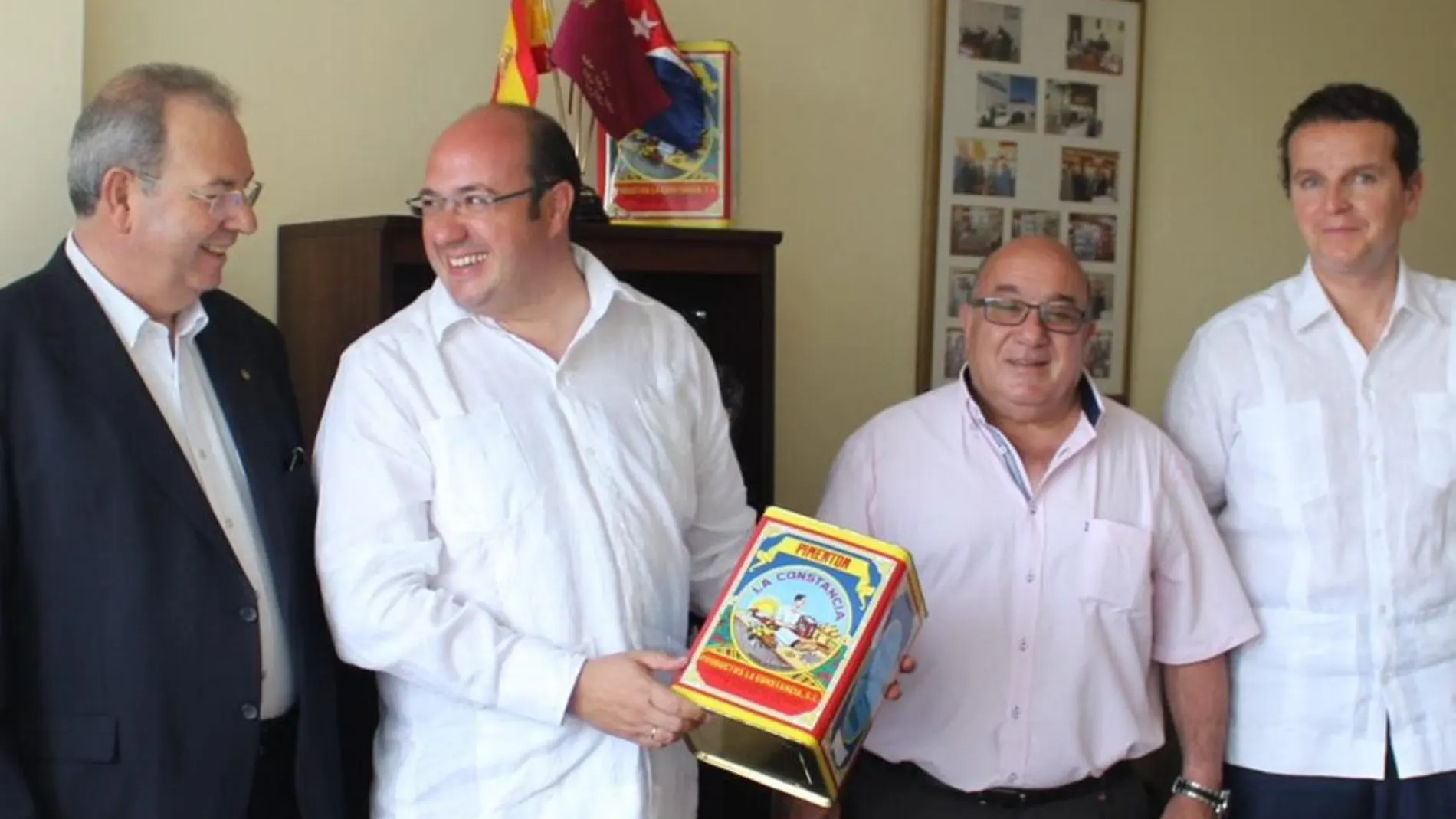 El presidente de la Región de Murcia, Pedro Antonio Sánchez, se cita en Cuba con los empresarios murcianos de «La Constancia S. L.»