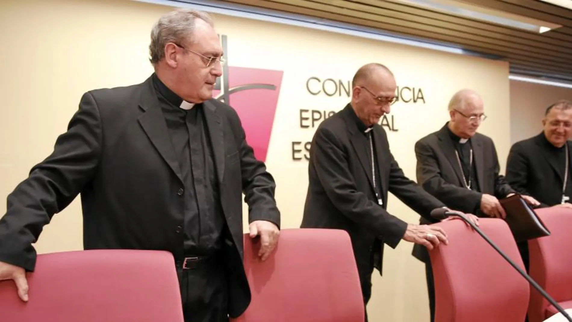 José María Gil Tamayo, Juan José Omella, Adolfo González Montes y Ginés García Beltrán