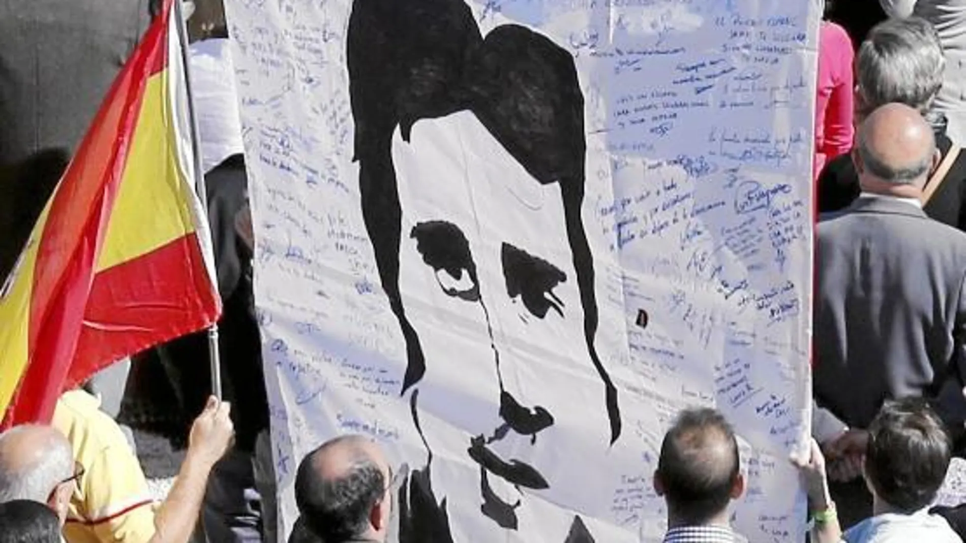 Manifestación en recuerdo de Miguel Ángel Blanco en 2013 en Madrid