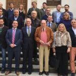 El presidente de la Diputación de Salamanca, Javier Iglesias, junto a los representantes de las ganaderías participantes en la Ruta del Toro Bravo
