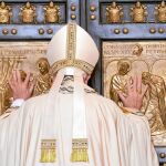 El Papa Francisco abrió ayer la Puerta Santa del Vaticano, que permanecerá abierta hasta noviembre de 2016