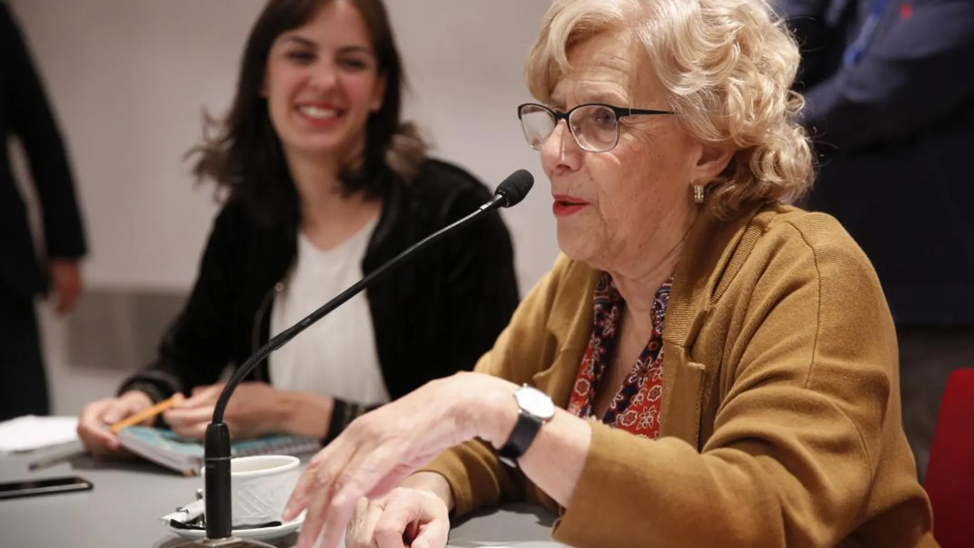 La alcaldesa de Madrid, Manuela Carmena, y Rita Maestre hacen balance del año.
