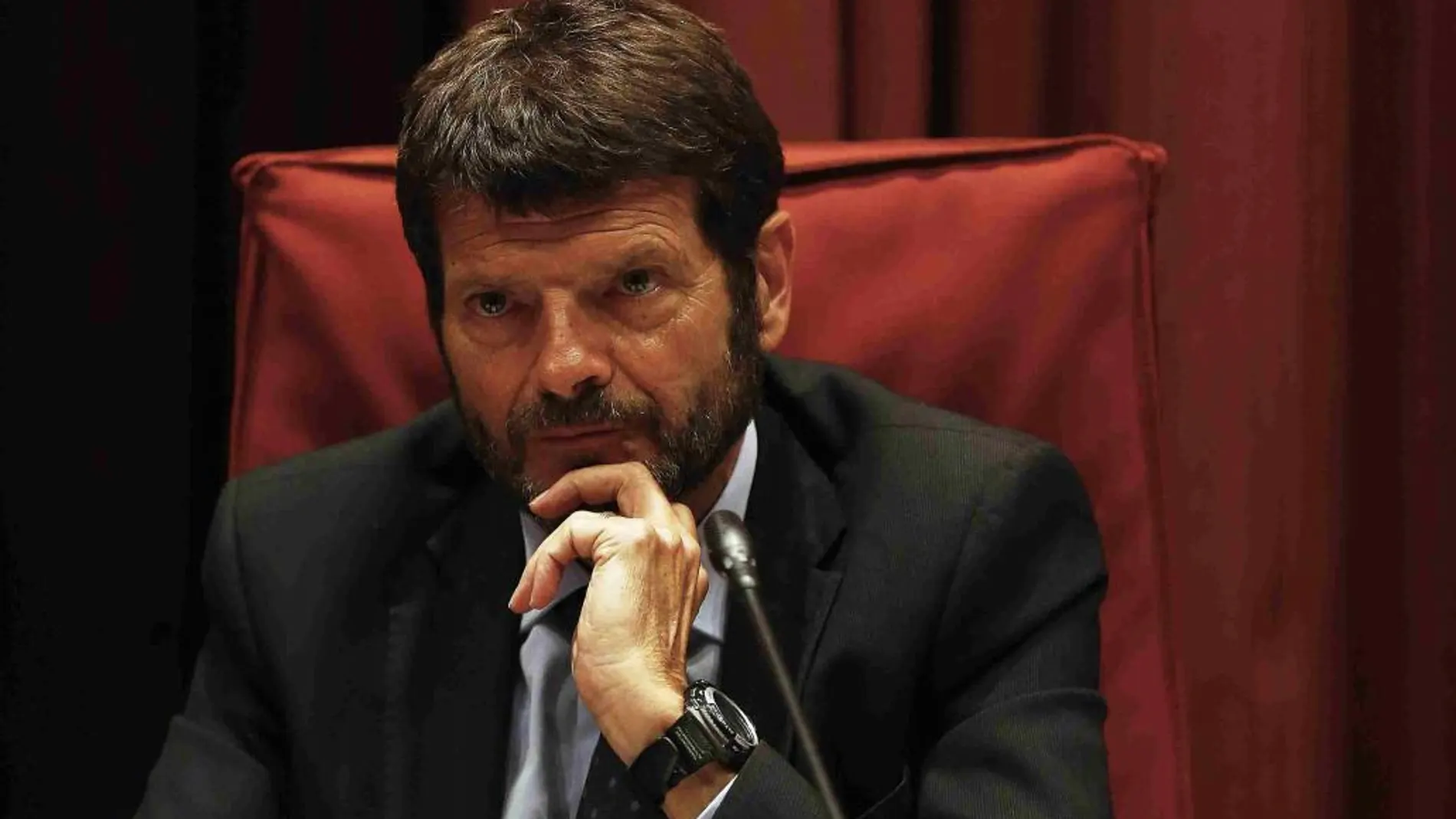 El director de los Mossos d'Esquadra, Albert Batlle, en el Parlament de Cataluña.