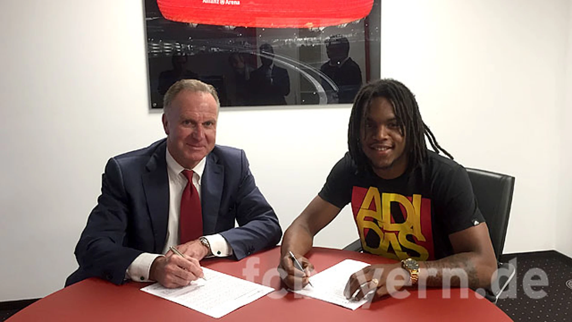 Renato Sanches firma con el conjunto bávaro
