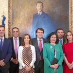 Foto de familia del alcalde Fernández Mañueco con los representantes de las entidades bancarias firmantes