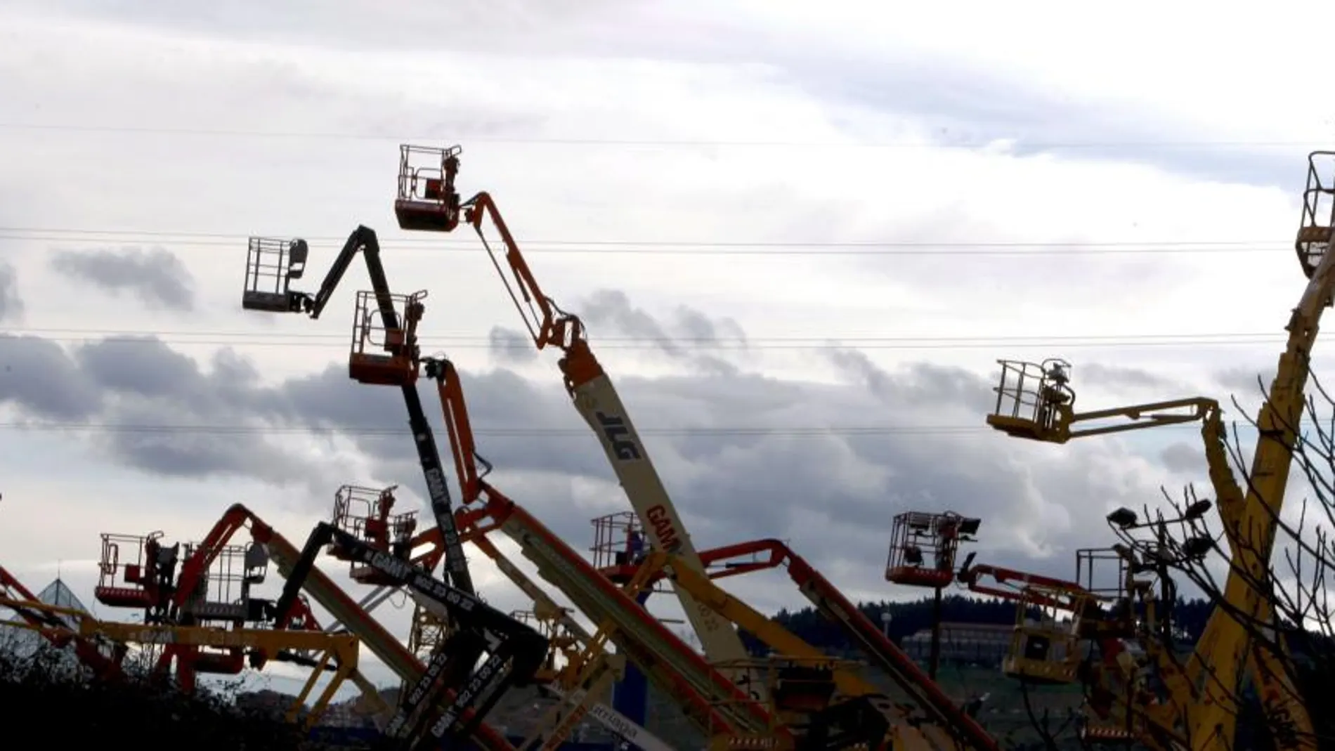 La producción industrial vuelve a terreno positivo y sube un 8,9 % en abril
