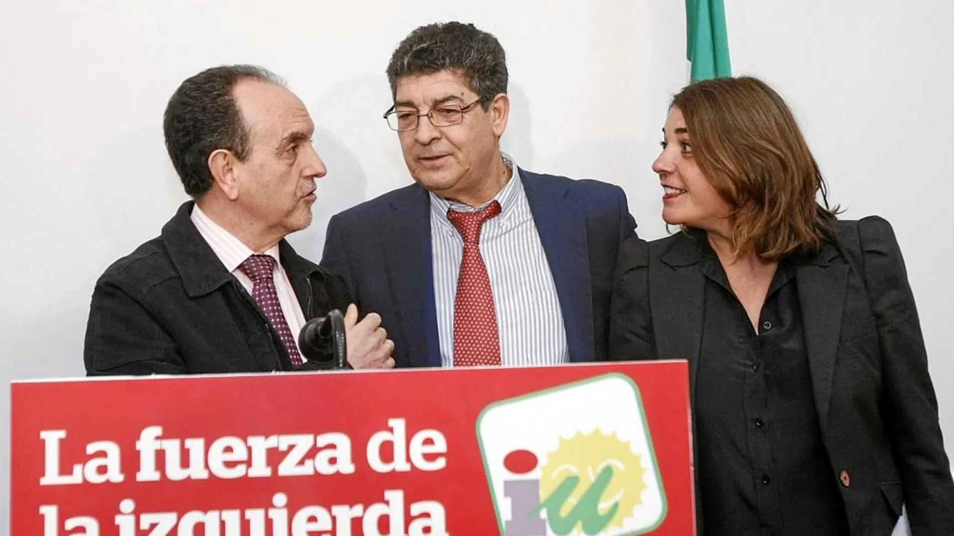 Rueda de prensa de los exconsejeros, Diego Valderas, Elena Cortes y Rafael Rodriguez