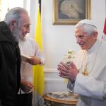 2012. El 28 de marzo Fidel Castro recibió a Benedicto XVI en La Habana. «Cuba y el mundo necesitan cambios», dijo ese día el Pontífice durante su homilía en la Plaza de la Revolución