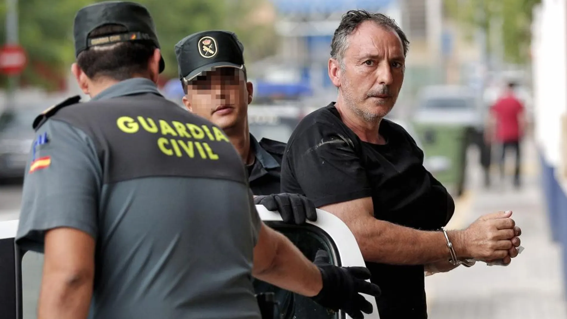 El concejal por Esquerra Unida en Serra (Valencia) Marcos Cabo, en el momento de sus detención.