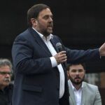 El presidente de ERC, Oriol Junqueras, junto a Joan Tarda y Gabriel Rufián.