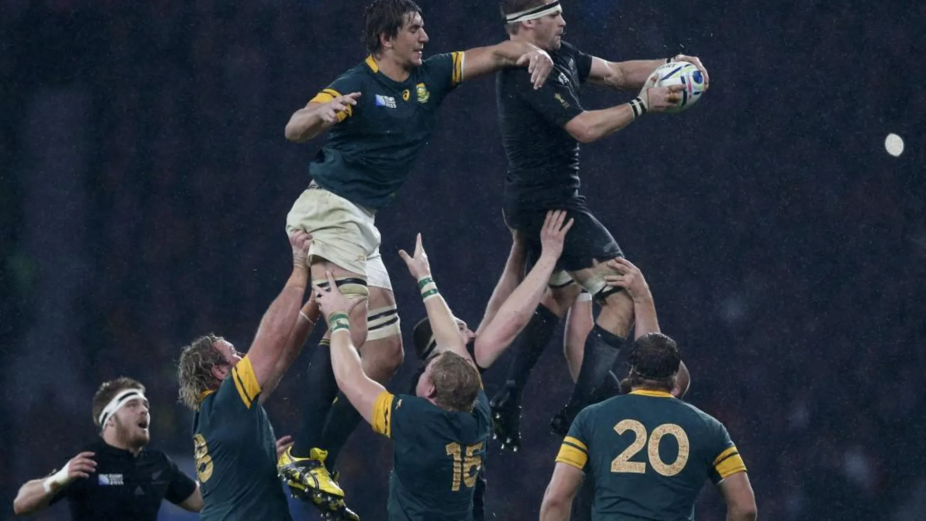 18-20. Los All Blacks pueden con los Springboks y defenderán el título