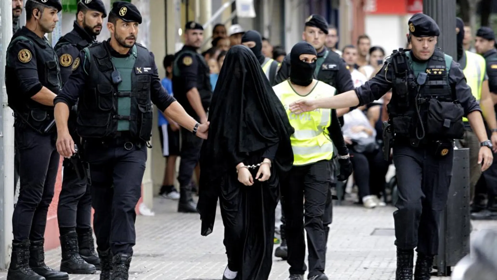 Una joven fue detenida el pasado fin de semana por su presunta relación con actividades del terrorismo yihadista.