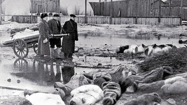 La atrocidad del sitio de Leningrado se traducía en cadáveres a diario en la ciudad rusa