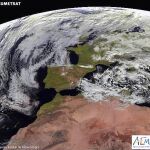Imagen tomada por el satélite Meteosat que prevé para mañana nevadas en cotas muy bajas, viento, descenso de temperaturas y heladas.