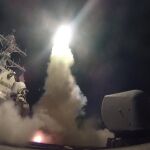 Los buques militares de Estados Unidos bombardean posiciones militares en Siria
