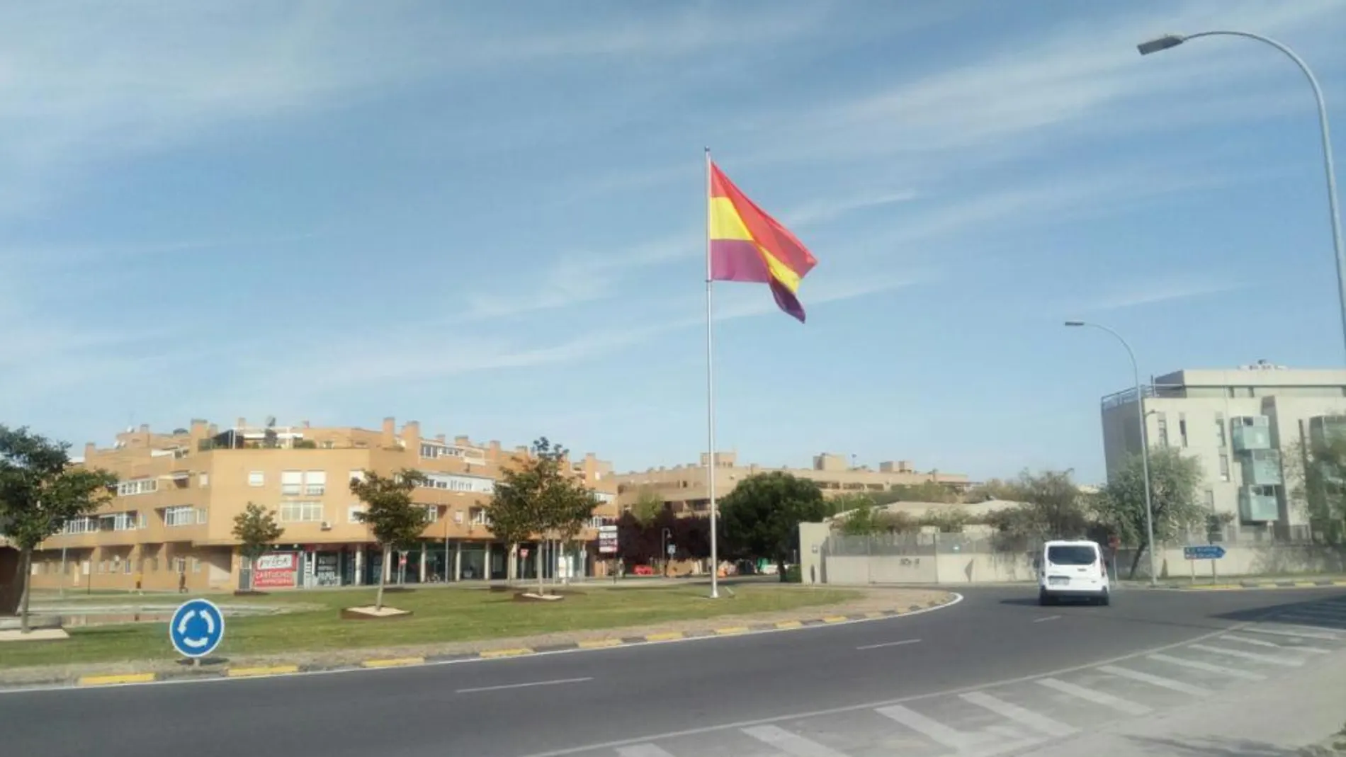 El Gobierno de Pinto sustituyó la bandera española por la republicana