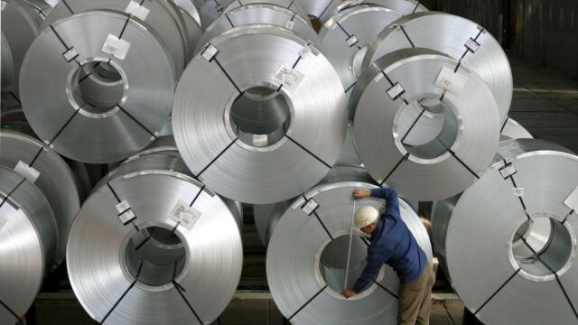 Los pedidos industriales caen el 2,8 % en octubre y las ventas el 2,1 %