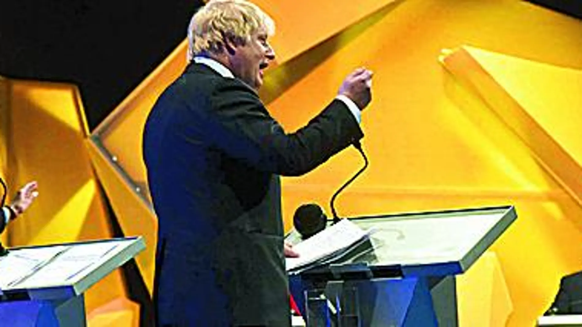 Boris Johnson y Sadiq Khan, en el debate de ayer