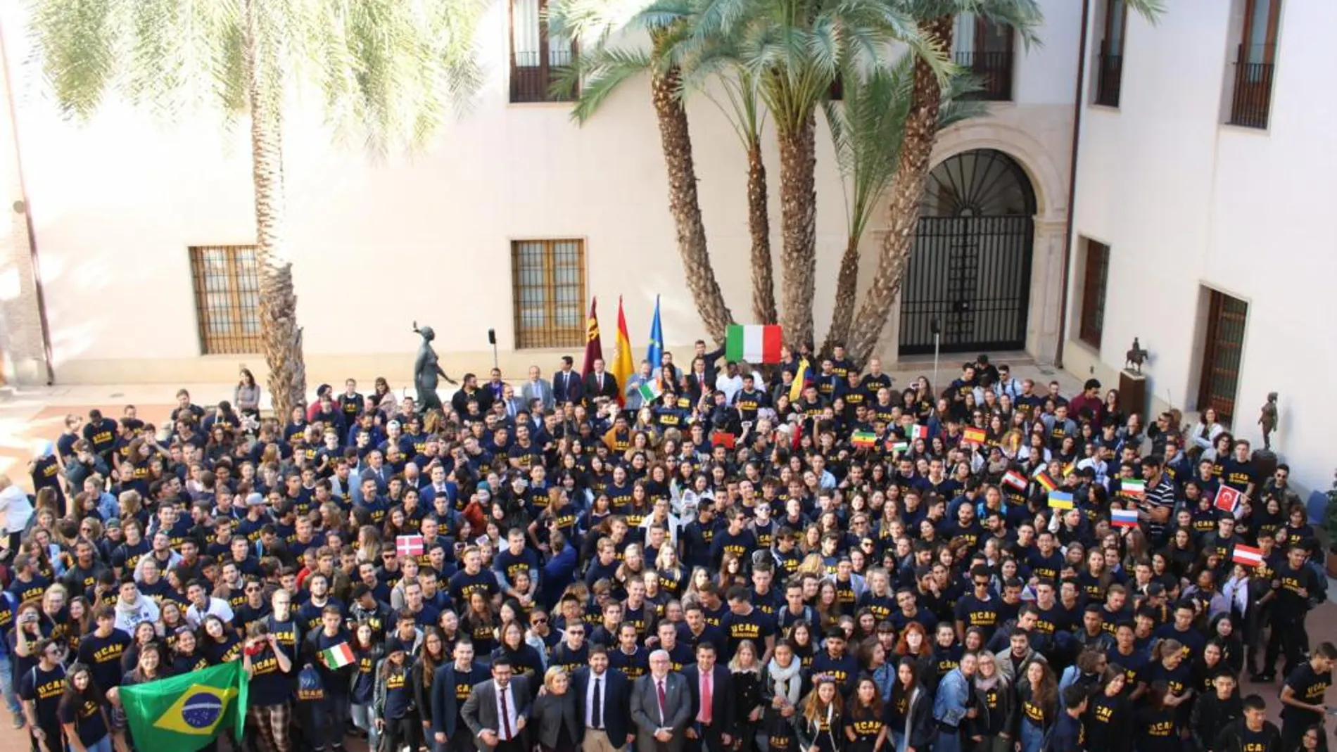 Bienvenida a 700 alumnos extranjeros