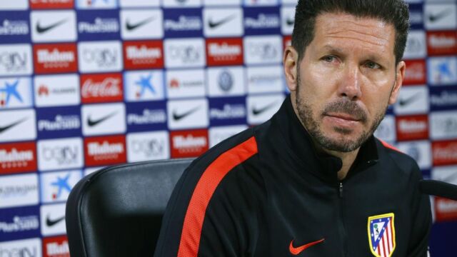 El técnico argentino del Atlético de Madrid, Diego Simeone, durante la rueda de prensa posterior al entrenamiento realizado hoy en Majadahonda