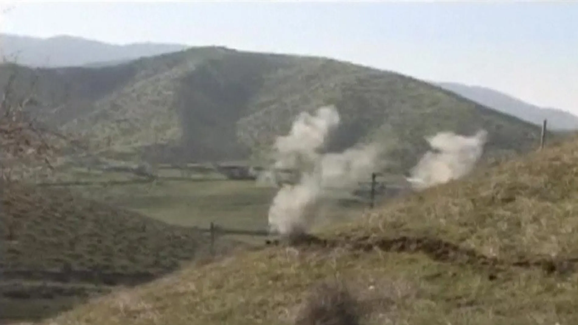 Columnas de humo en Nargorno Karabaj tras los combates entre Armenia y Azerbaiyán