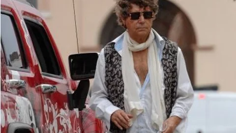 El presentador le explicó a Luis Pineda de su situación: «No tengo dinero, mis hijas no pueden estudiar»