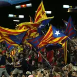  El Camp Nou pita al himno de la 'Champions'