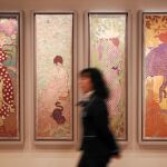 Paneles decorativos titulados «Femmes au jardin», realizados entre 1890 y 1891