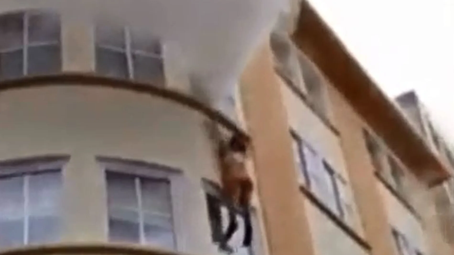 Estremecedor testimonio de la mujer que saltó por la ventana en Cedeira para escapar del fuego