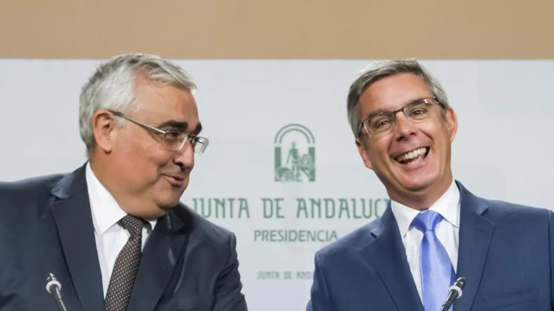 Antonio Ramírez de Arellano y Juan Carlos Blanco, ayer, durante la rueda de prensa tras el Consejo de Gobierno