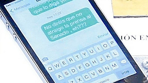 Barberá, orgullosa de su atracción: «¿No diréis que no atraigo la prensa al Senado, eh?»
