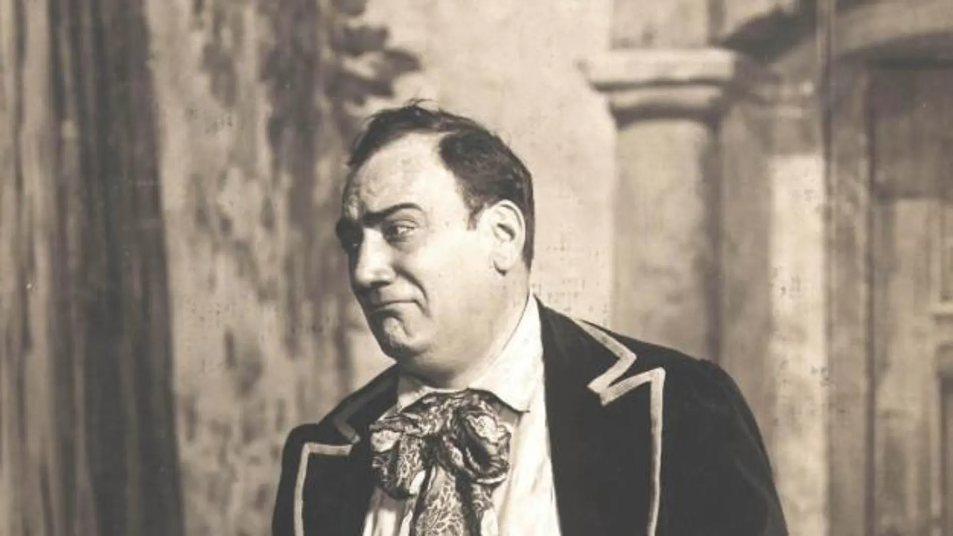 El tenor italiano caracterizado como Nemorino, personaje de «L’elisir d’amore» de Donizzetti