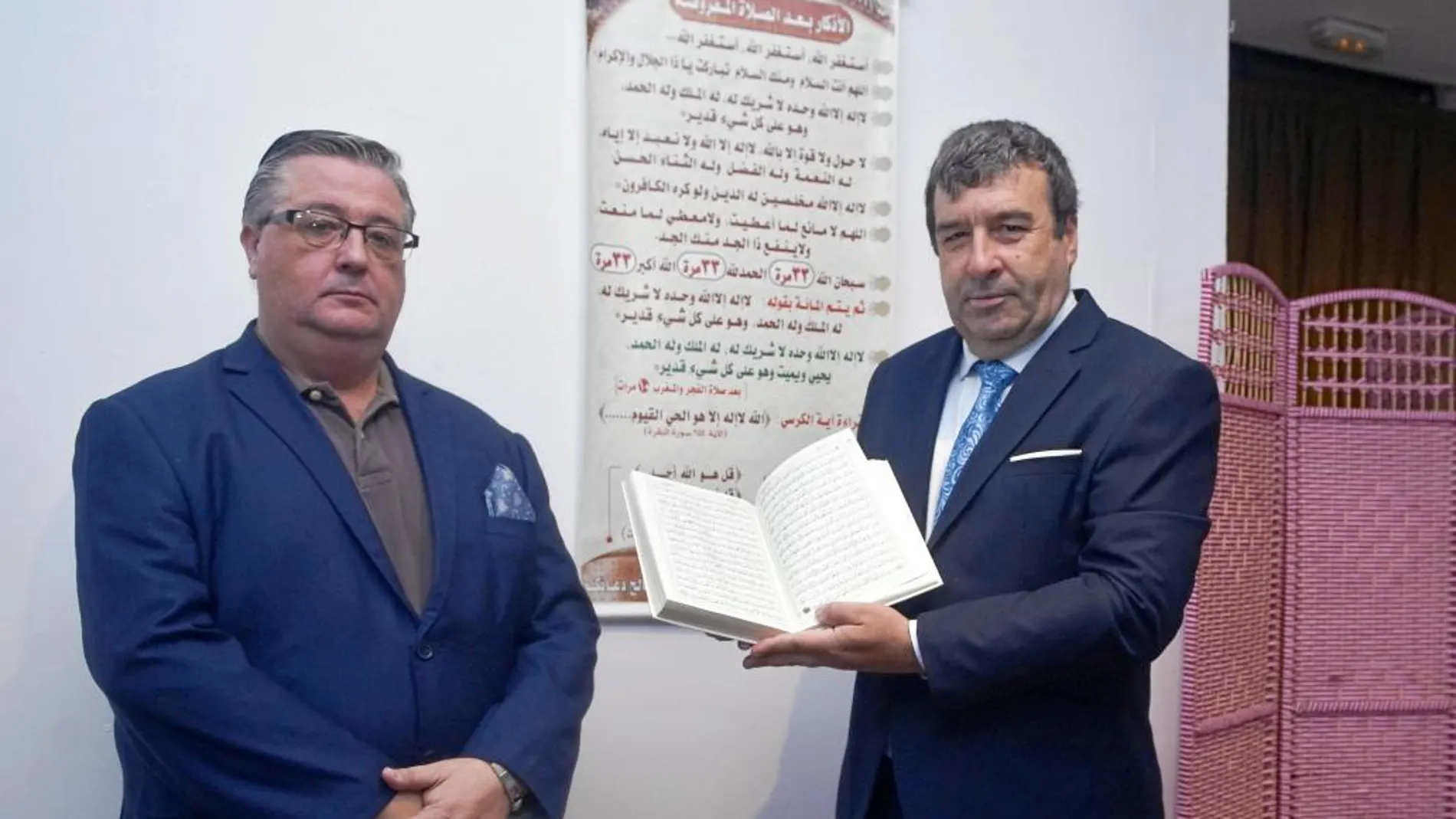 Juan Pedro Andrades, consejero político, y Yihad Sarasúa, presidente de la Comunidad Islámica Mezquita Ishbilia