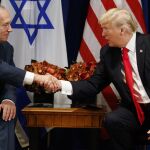 Donald Trump durante su reunión con Benjamin Netanyahu