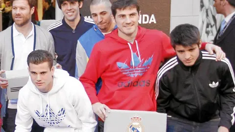 La plantilla del Real Madrid visitó la nueva tienda de Adidas en el Santiago Bernabéu y demostró estar unida